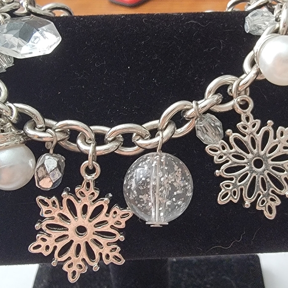 Snowflake Bracelet - Picture 5 of 6